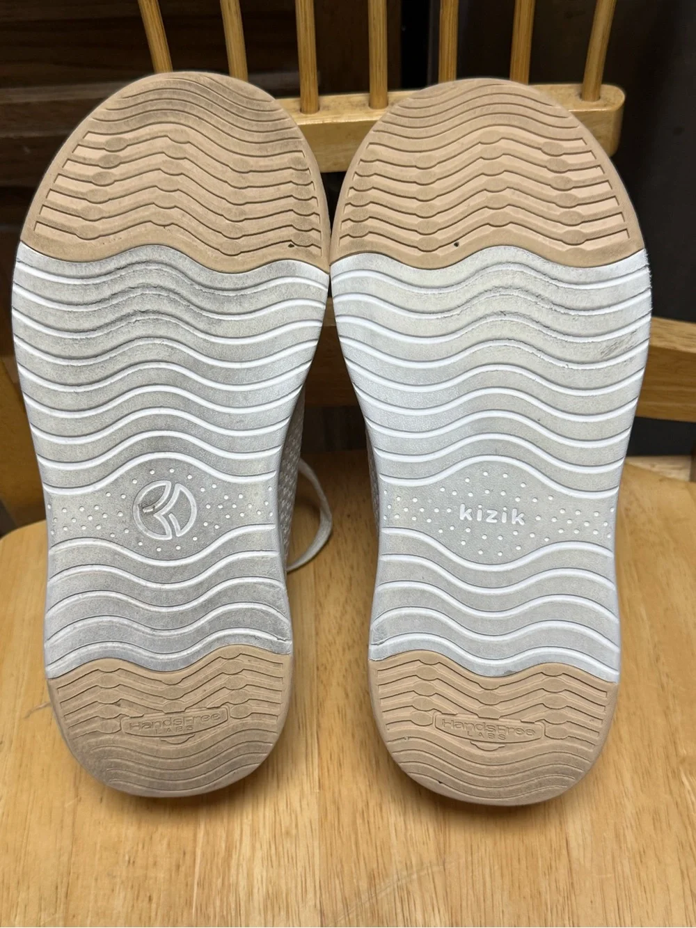 Kizik white crème hands free slip on sneakers shoes size 6.5 wide